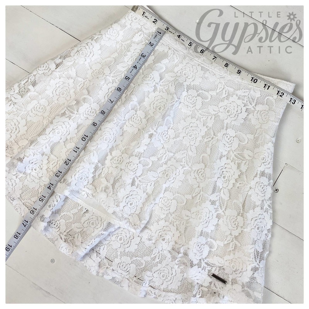 **TAKING DOWN** Abercrombie & Fitch Lace Mini Skirt - Picture 9 of 10